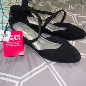 Size 8 woman’s dress up shoes